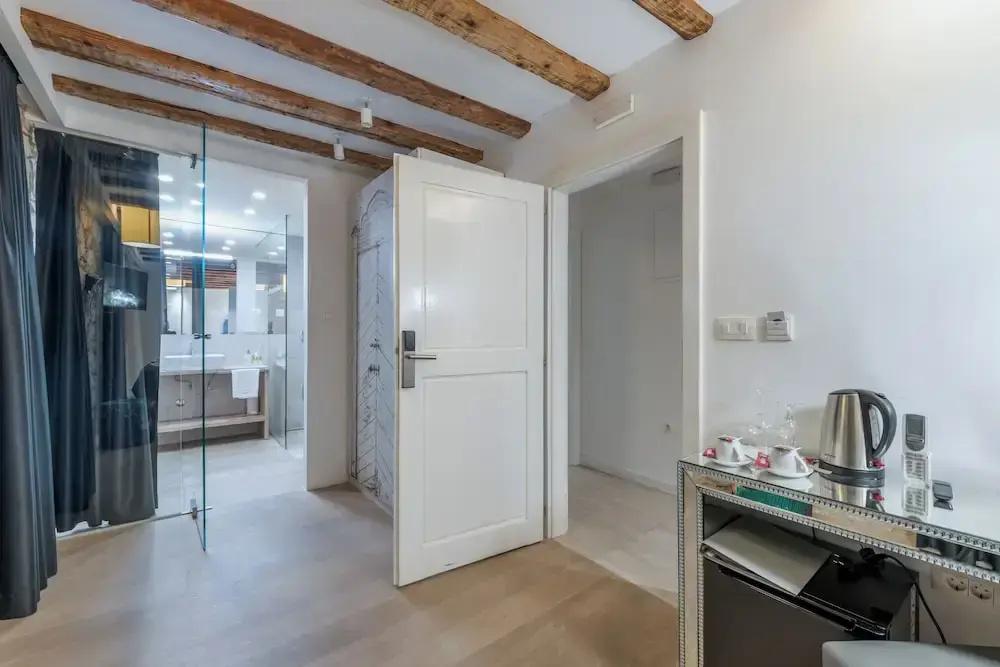фото The Code Luxury Rooms