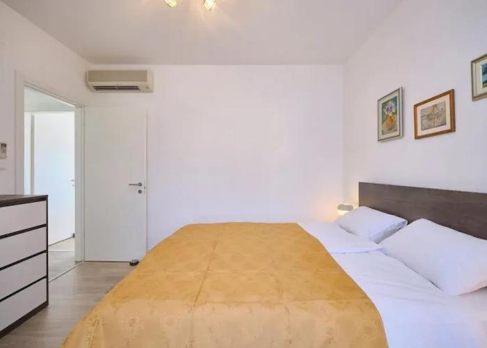 LAV Central Apartment by Litto