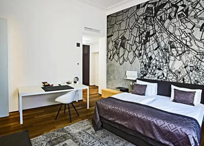 Golden Crown Hotel