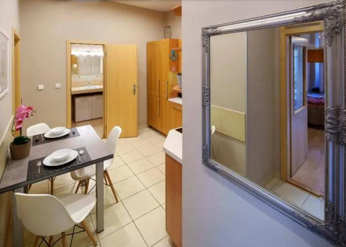 Dlouha Apartments