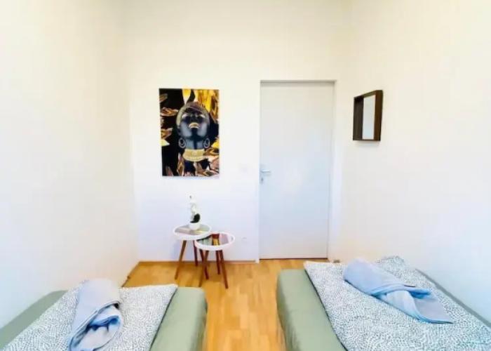 Rooms in Cozy 4BR Shared Apt Central