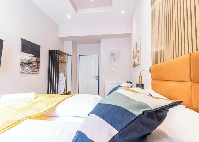 4BR Apt. for Groups 6-Min to Stadthalle