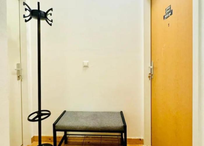 Cozy 2BR Apt Sleeps 6 Direct City Access