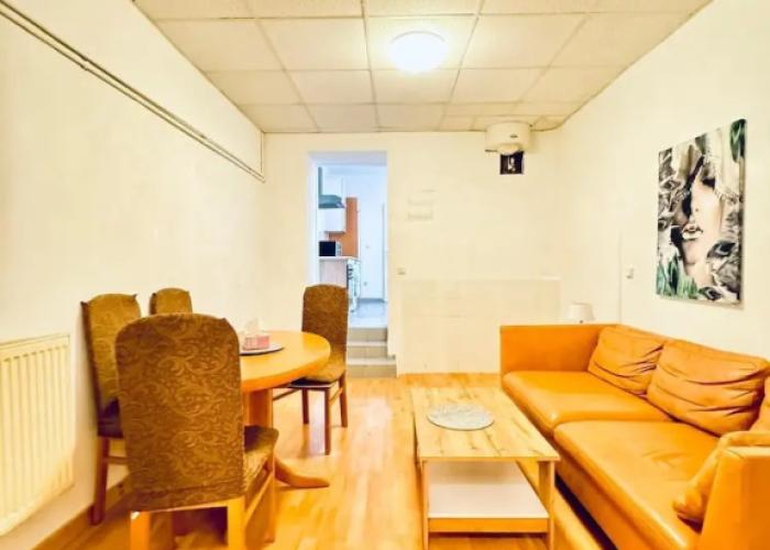 Cozy 2BR Apt Sleeps 6 Direct City Access