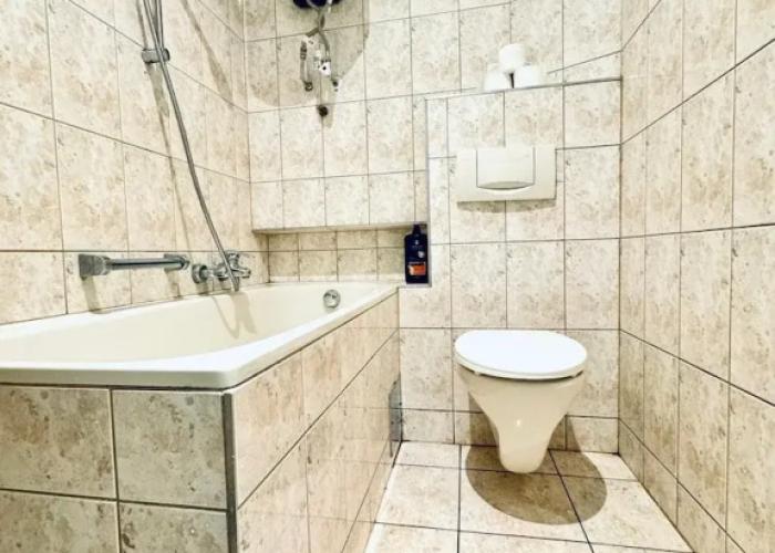 Affordable 5BR Apt Near Atzgersdorf