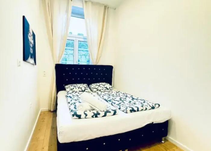 Spacious 3BR Near Kaufpark Alterlaa