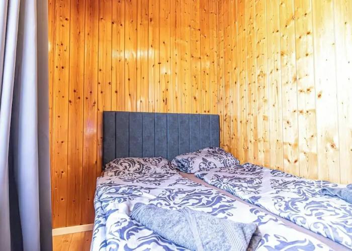 Cozy 3BR Apt with Garden Sleeps 10