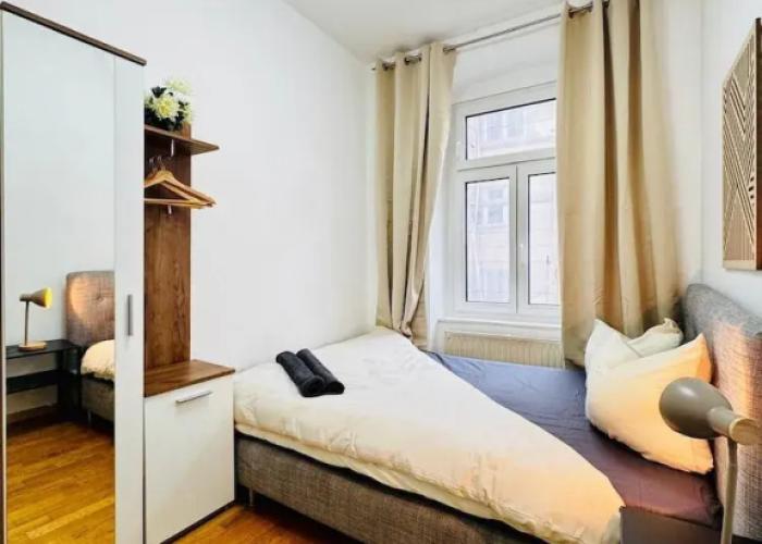 Comfy 4BR 10 Min Transport to Stadthalle