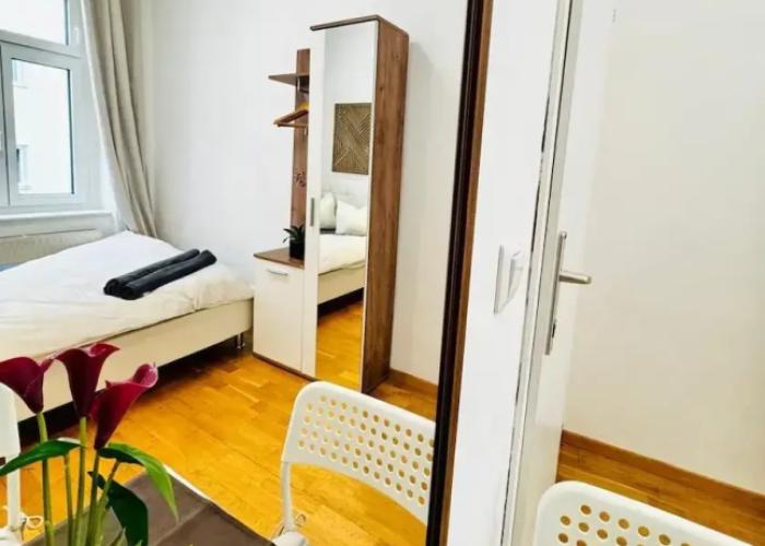 Comfy 4BR 10 Min Transport to Stadthalle