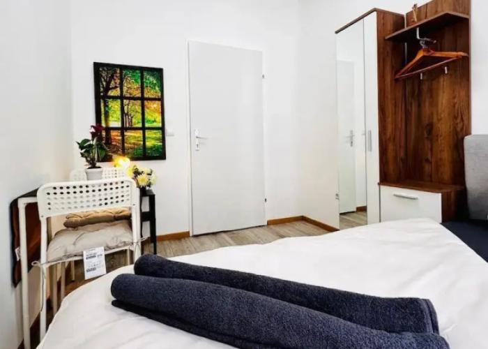 Comfy 4BR 10 Min Transport to Stadthalle