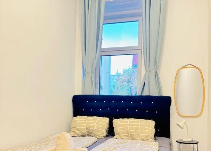 9BR Apt for 18P Walk to Augarten