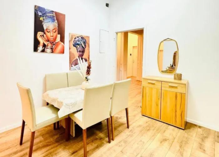 9BR Apt for 18P Walk to Augarten