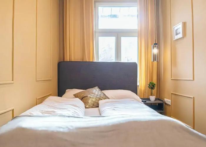 4BR Apt for 10P Walk to Westbahnhof