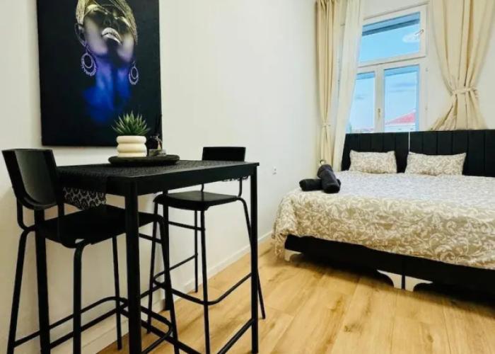 Stylish 4BR Apt Near Westbahnhof