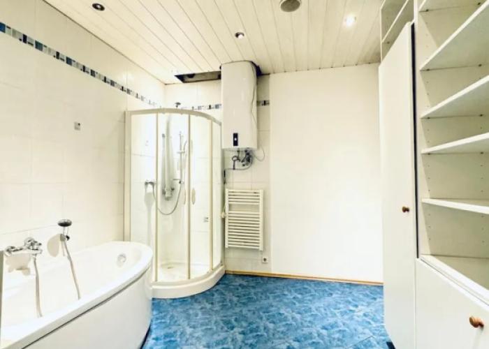 Cozy 4BR Apt for 12P Near FAC Platz