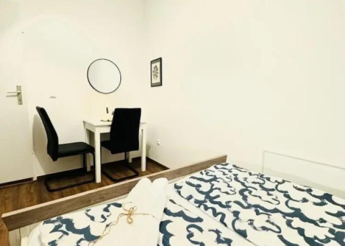 5BR Apt For 10 Walk to Kaufpark Alterlaa