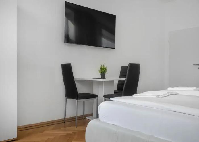 Perfect 7BR Stay Near Hauptbahnhof