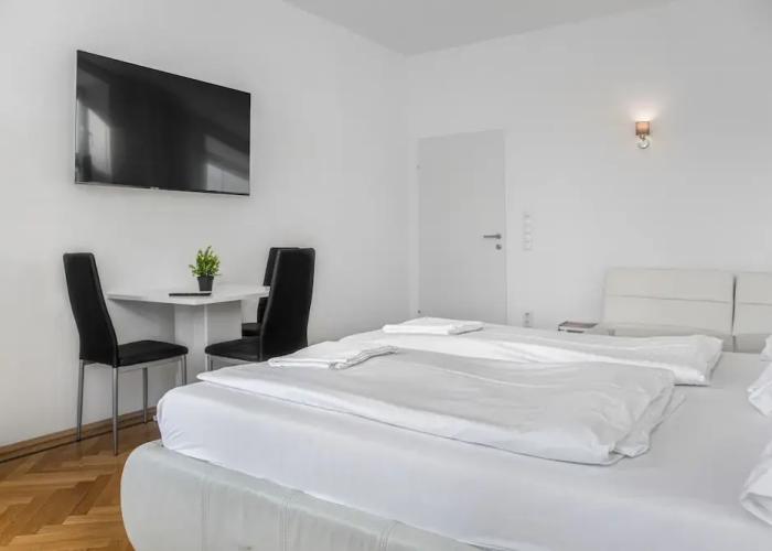 Perfect 7BR Stay Near Hauptbahnhof