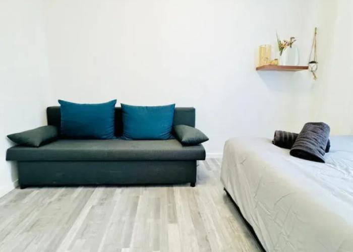 Affordable 4BR Apt Walk to FAC Platz