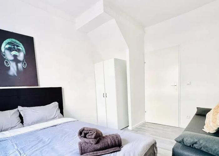 Affordable 4BR Apt Walk to FAC Platz