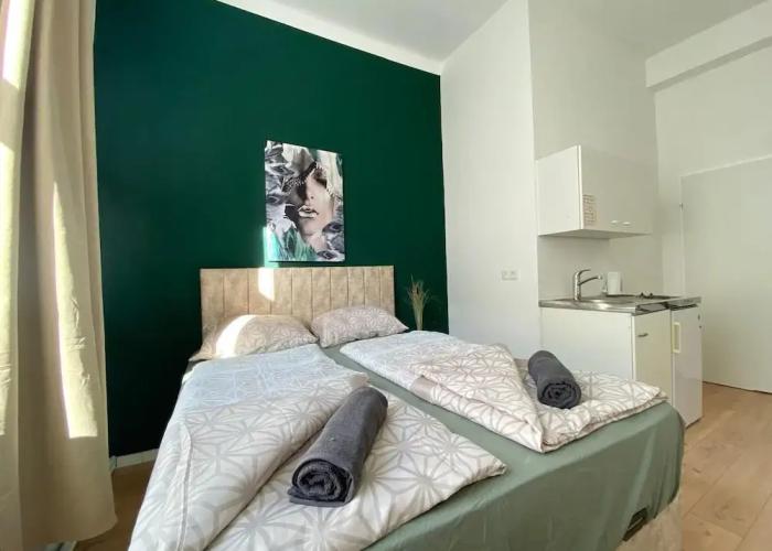 8 Studios with Terrace in Margareten