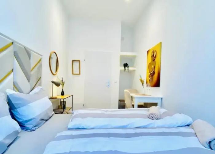 Comfy and Scenic 4BR Stay in Ottakring