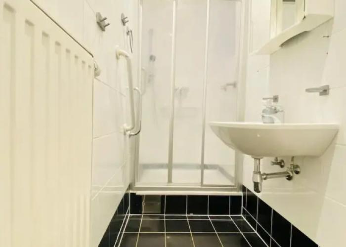 Comfy and Scenic 4BR Stay in Ottakring
