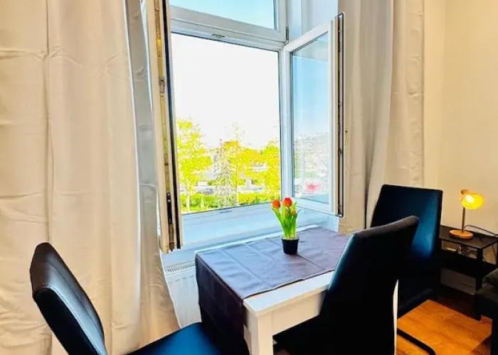 Cozy 3BR Apt Near Kaufpark Alterlaa
