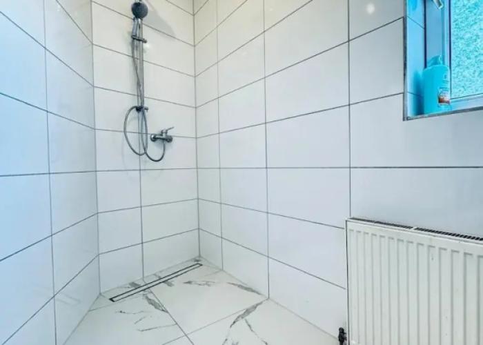 Cozy 3BR Apt Near Kaufpark Alterlaa