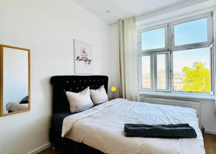 Cozy 3BR Apt Near Kaufpark Alterlaa