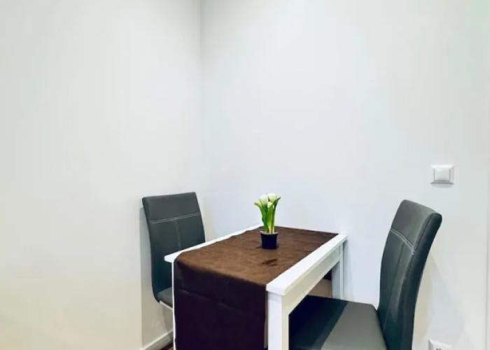 Lovely 4BR Apt Near Kaufpark Alterlaa