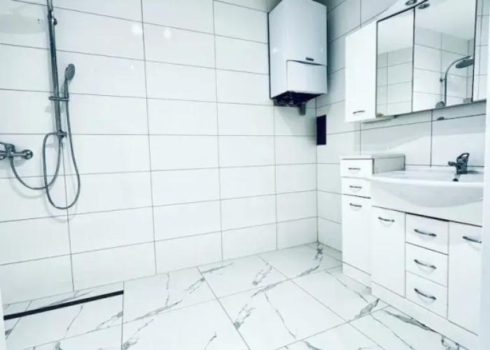 Lovely 4BR Apt Near Kaufpark Alterlaa