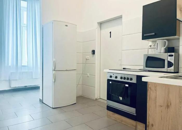 Cozy 3BR Apartment  Near Augarten Park