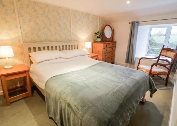 2 Rose Cottages