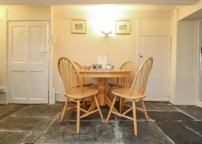 2 Rose Cottages