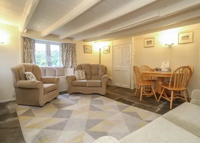 2 Rose Cottages