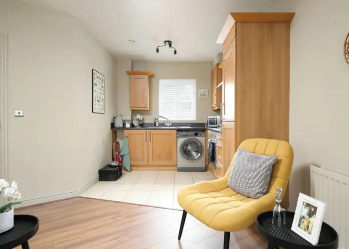 Stylish Flat With Sofa Bed in Malmesbury