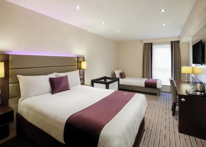 Premier Inn Sheffield/Barnsley - M1 Jct36