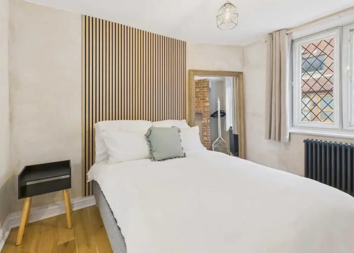 Host Stay Dame Alice Street