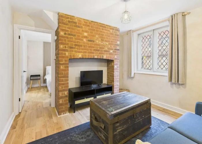 Host Stay Dame Alice Street