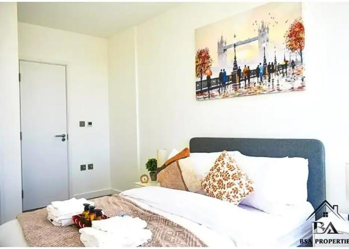 Modern 2 Bed 2 Bath Bracknell With Free Parking