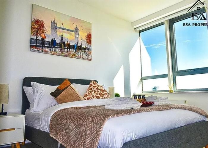 Modern 2 Bed 2 Bath Bracknell With Free Parking