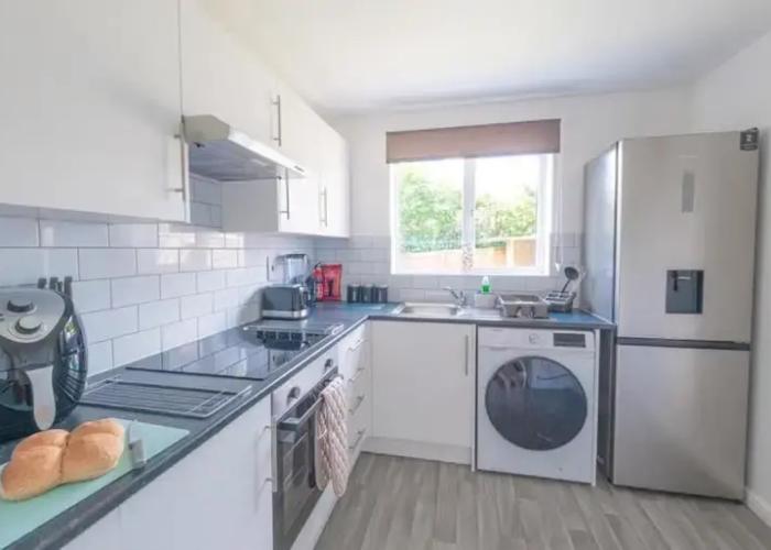 3 Bed-5 Guests-parking-garden