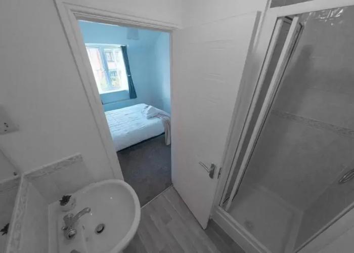3 Bed-5 Guests-parking-garden