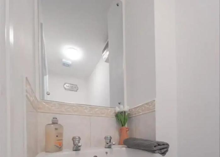 3 Bed-5 Guests-parking-garden