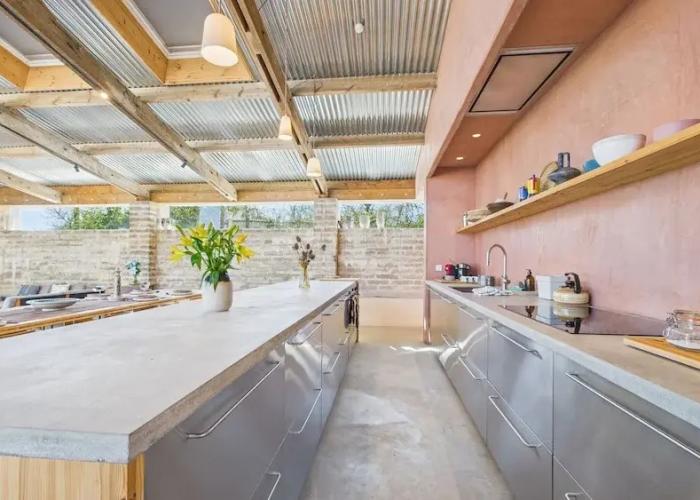 South Barns a Spacious Barn Conversion Near Cowes