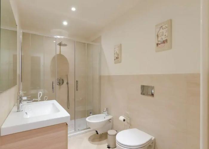 Bright 2BR flat in Rapallo Centre