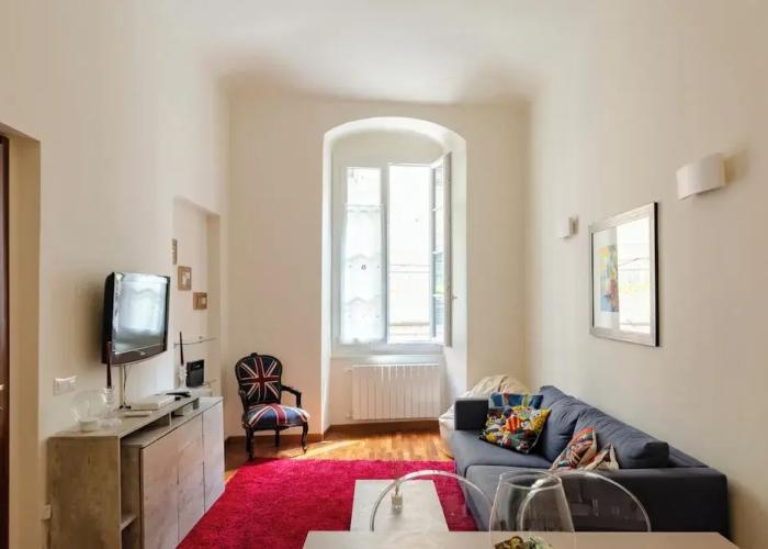Bright 2BR flat in Rapallo Centre