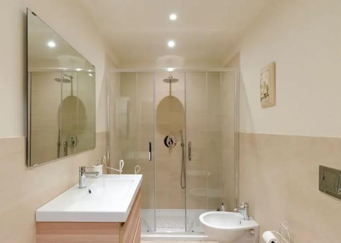 Bright 2BR flat in Rapallo Centre