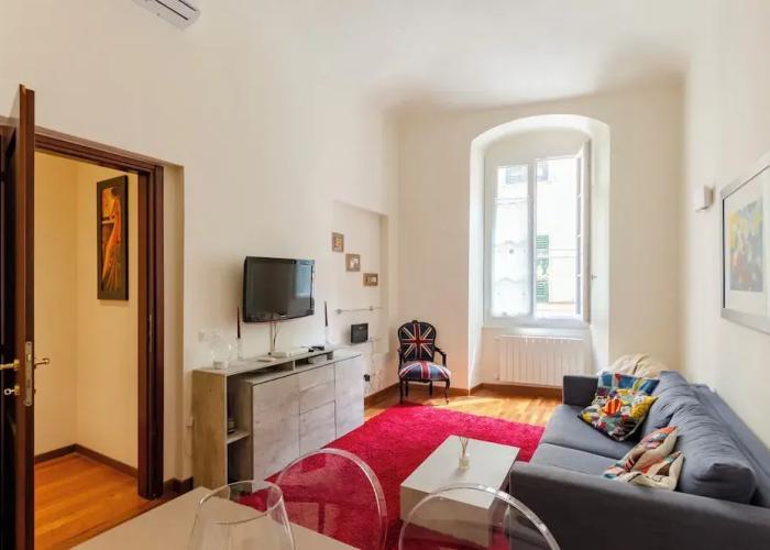 Bright 2BR flat in Rapallo Centre